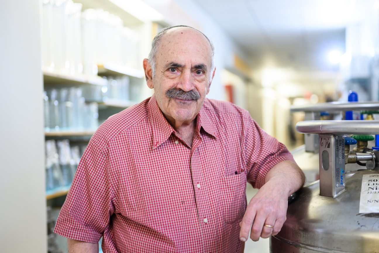 Professional photo of Robert Weinberg